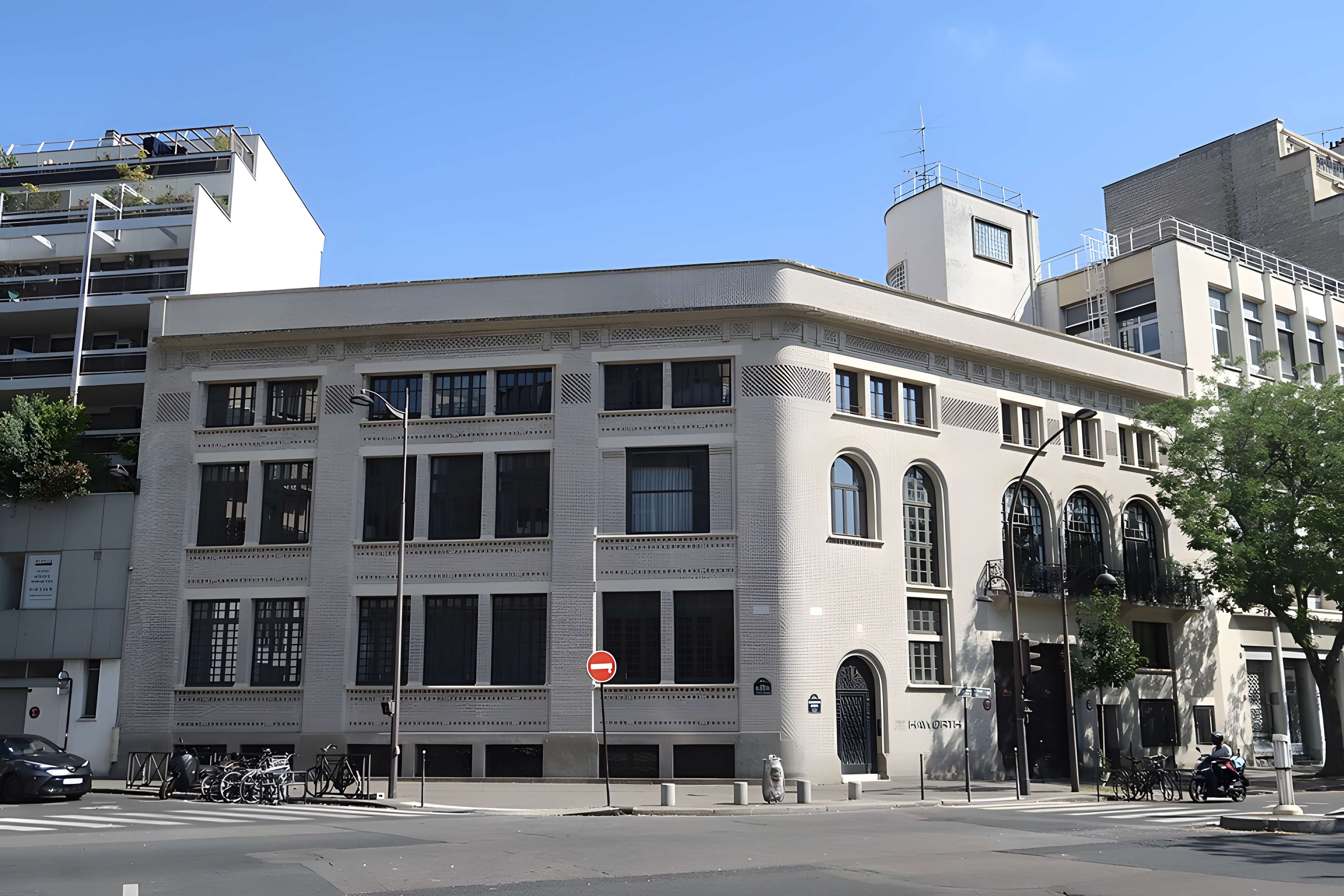 Ancien atelier du ferronnier Brandt, faisant partie de l'ensemble immobilier 101, 103 boulevard Murat, 55 rue du Général-Delestraint et 112 rue Michel-Ange