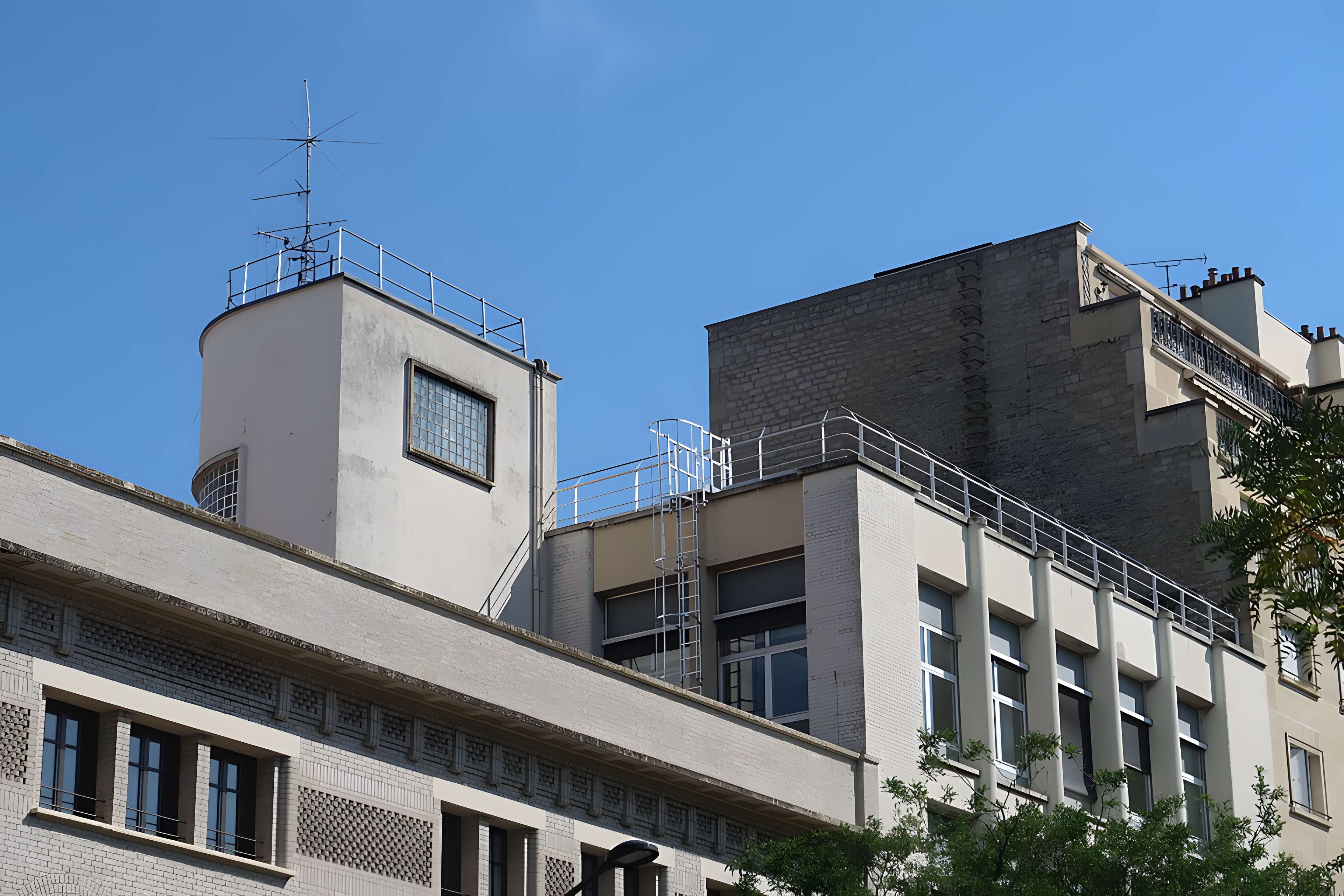 Ancien atelier du ferronnier Brandt, faisant partie de l'ensemble immobilier 101, 103 boulevard Murat, 55 rue du Général-Delestraint et 112 rue Michel-Ange