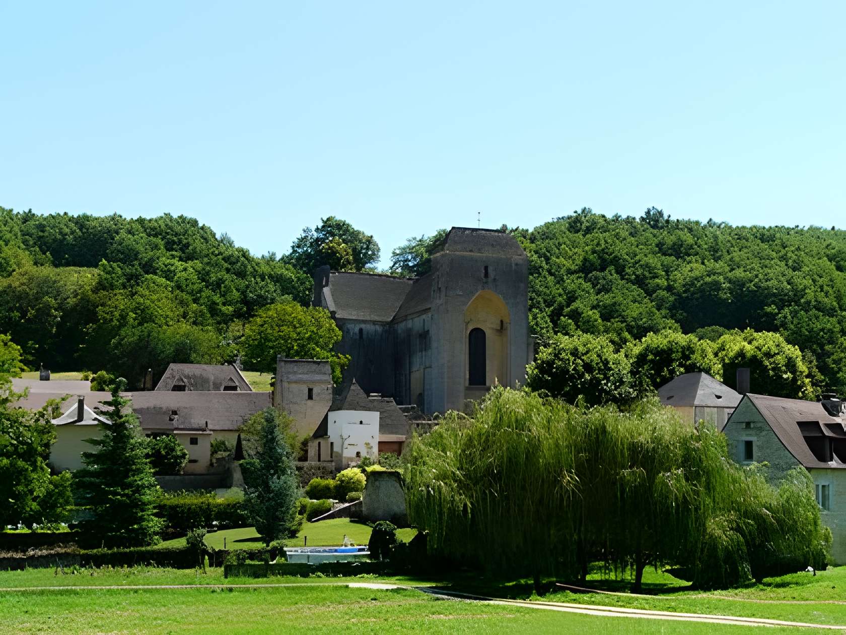 Saint-Amand-de-Coly plus beau village de Dordogne 