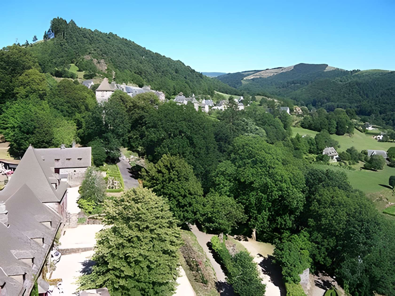 Tournemire plus beau village du Cantal 