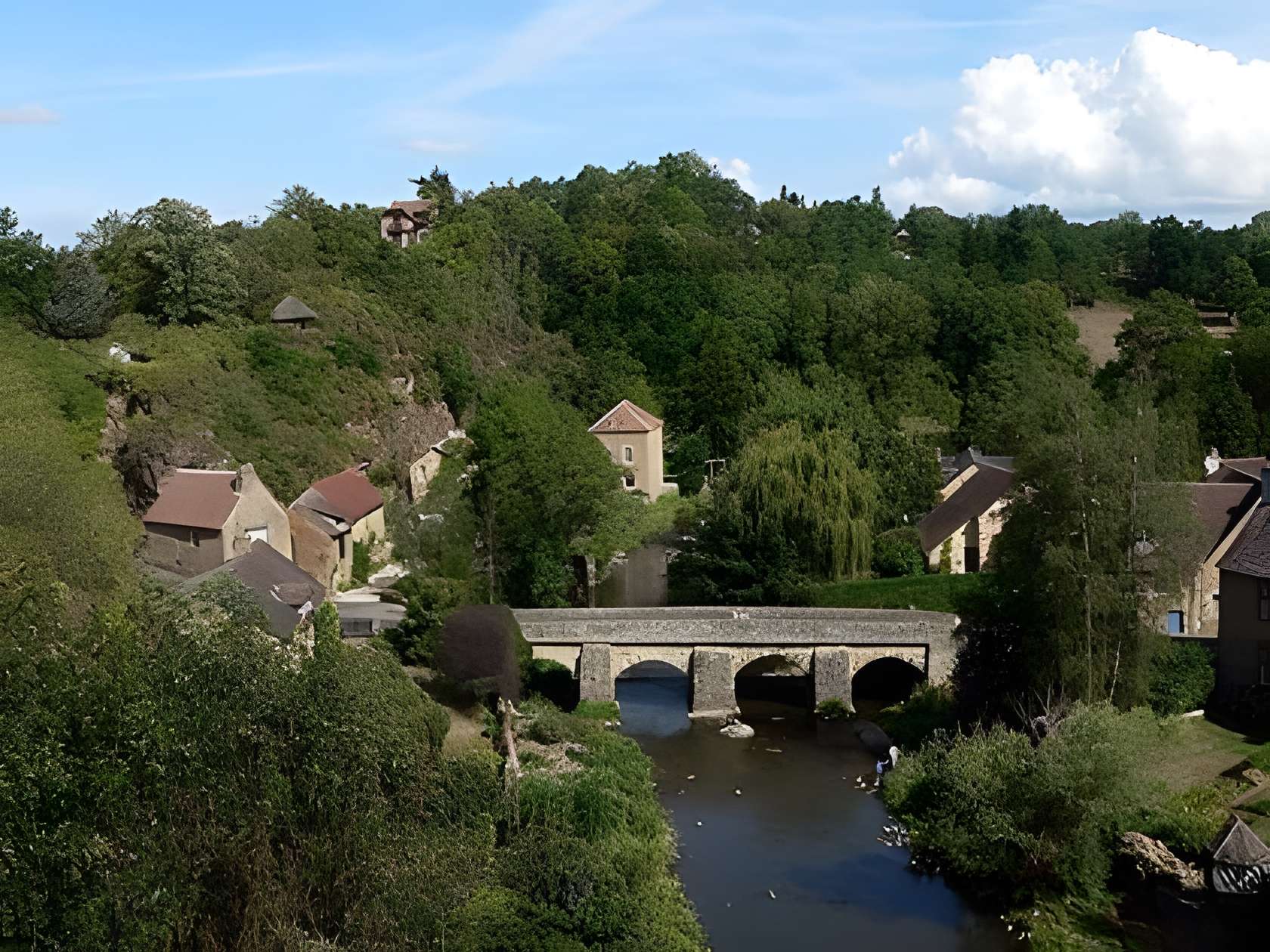 Saint-Céneri-le-Gérei plus beau village de l'Orne 