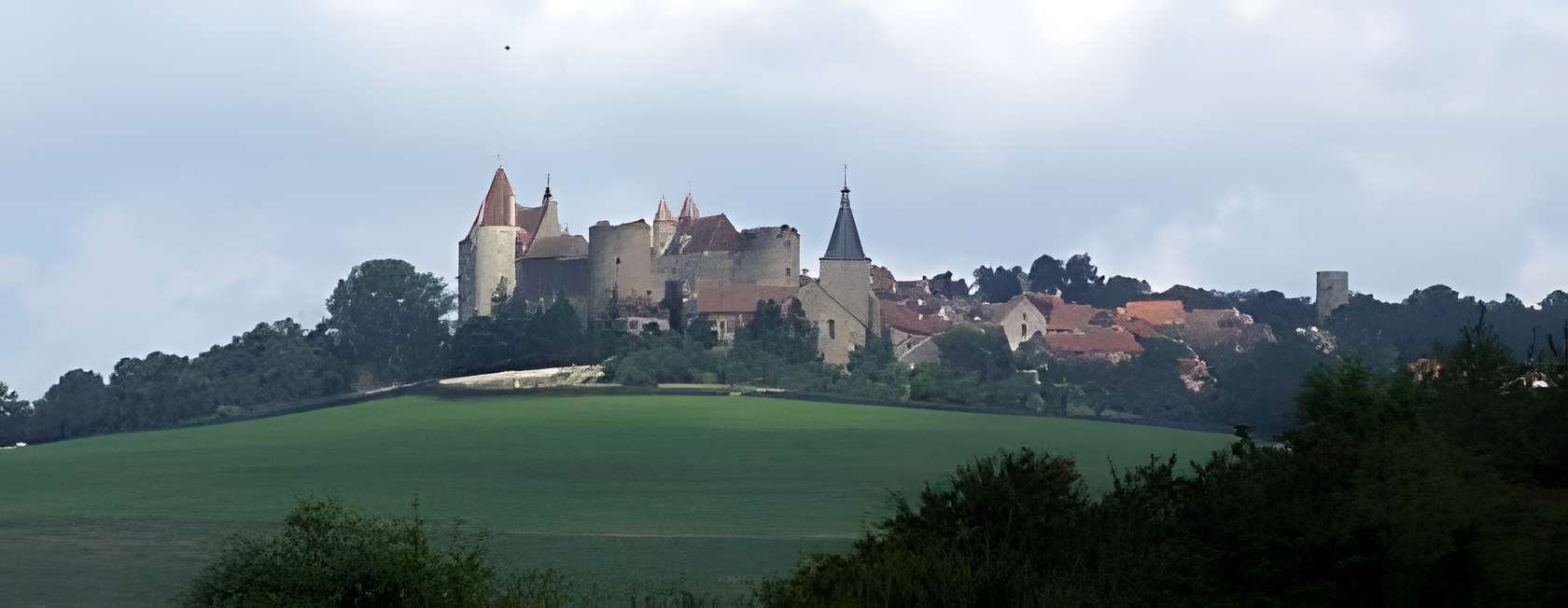 Châteauneuf-en-Auxois plus beau village de la Côte-d'Or 