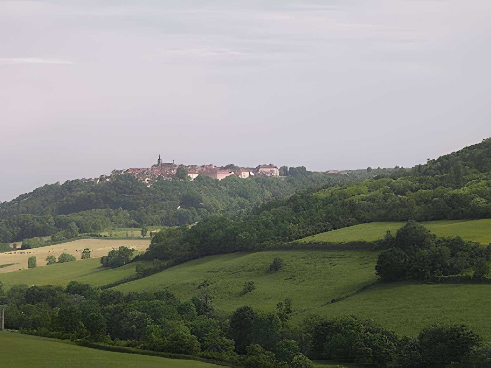 Flavigny-sur-Ozerain plus beau village de la Côte-d'Or 