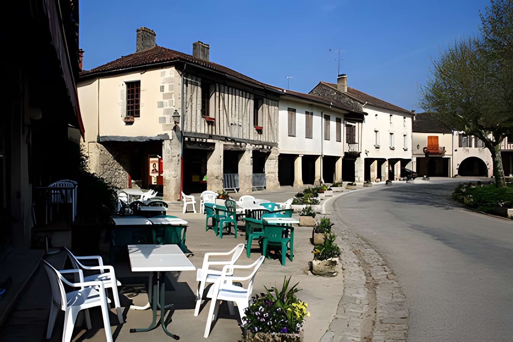 Fourcès plus beau village du Gers 