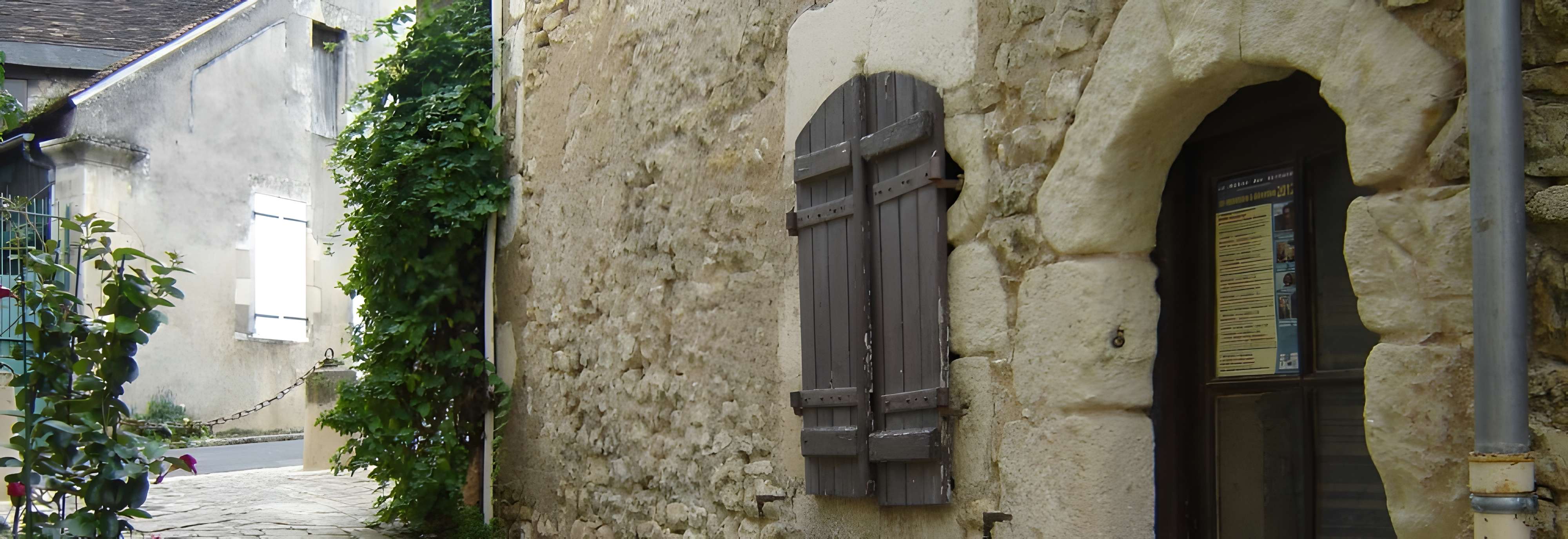 Angles sur l'Anglin plus beau village de la Vienne 