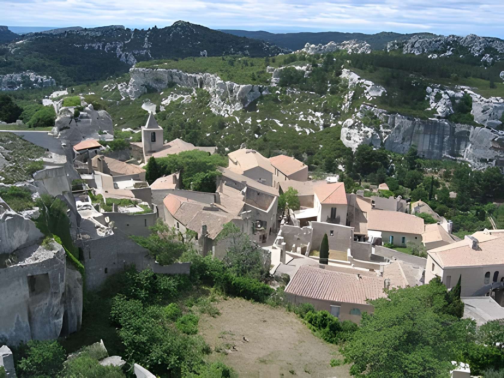 Les Baux de Provence plus beau village des Bouches-du-Rhône 