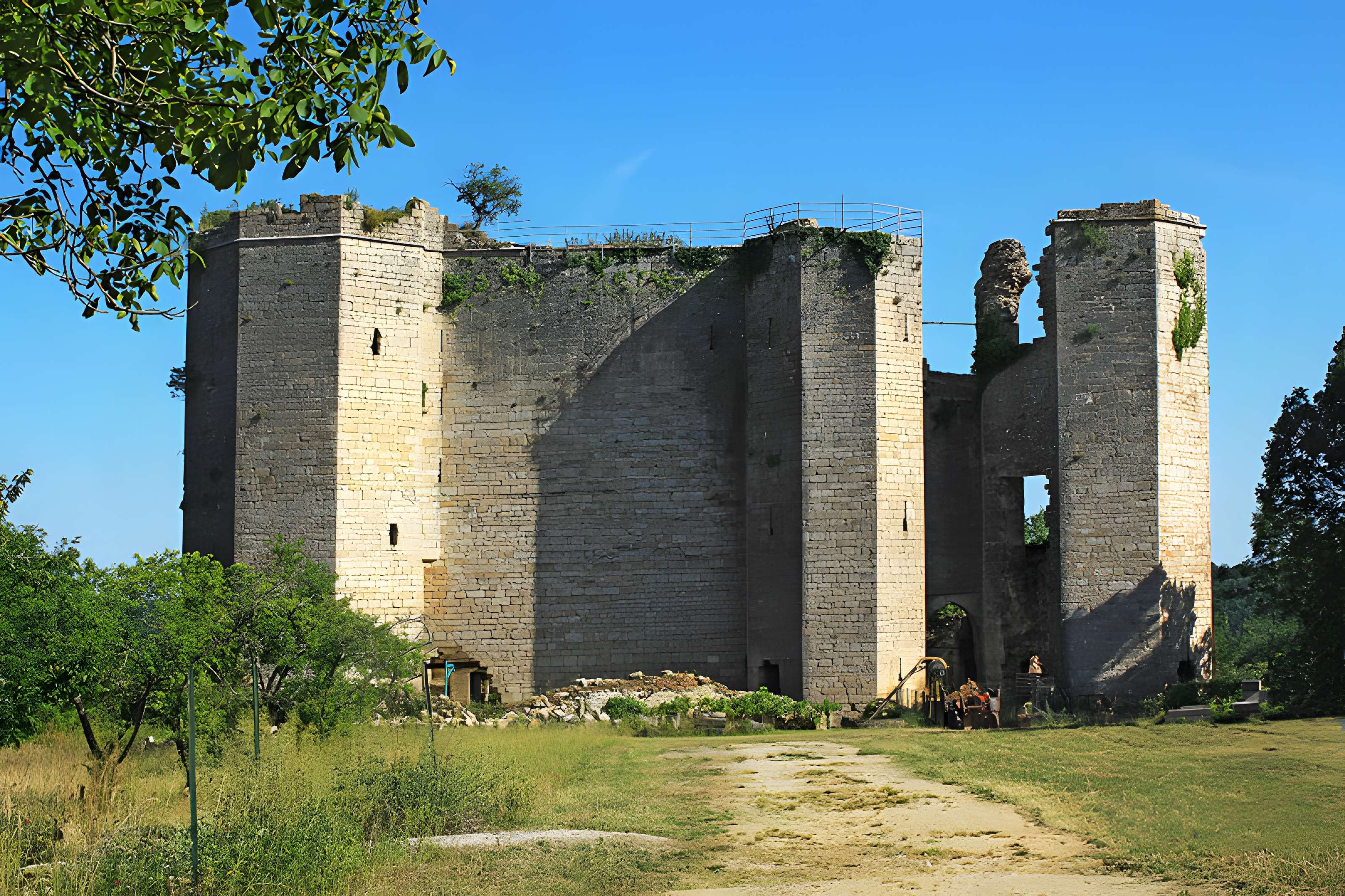Château de Montfort à Montigny-Montfort