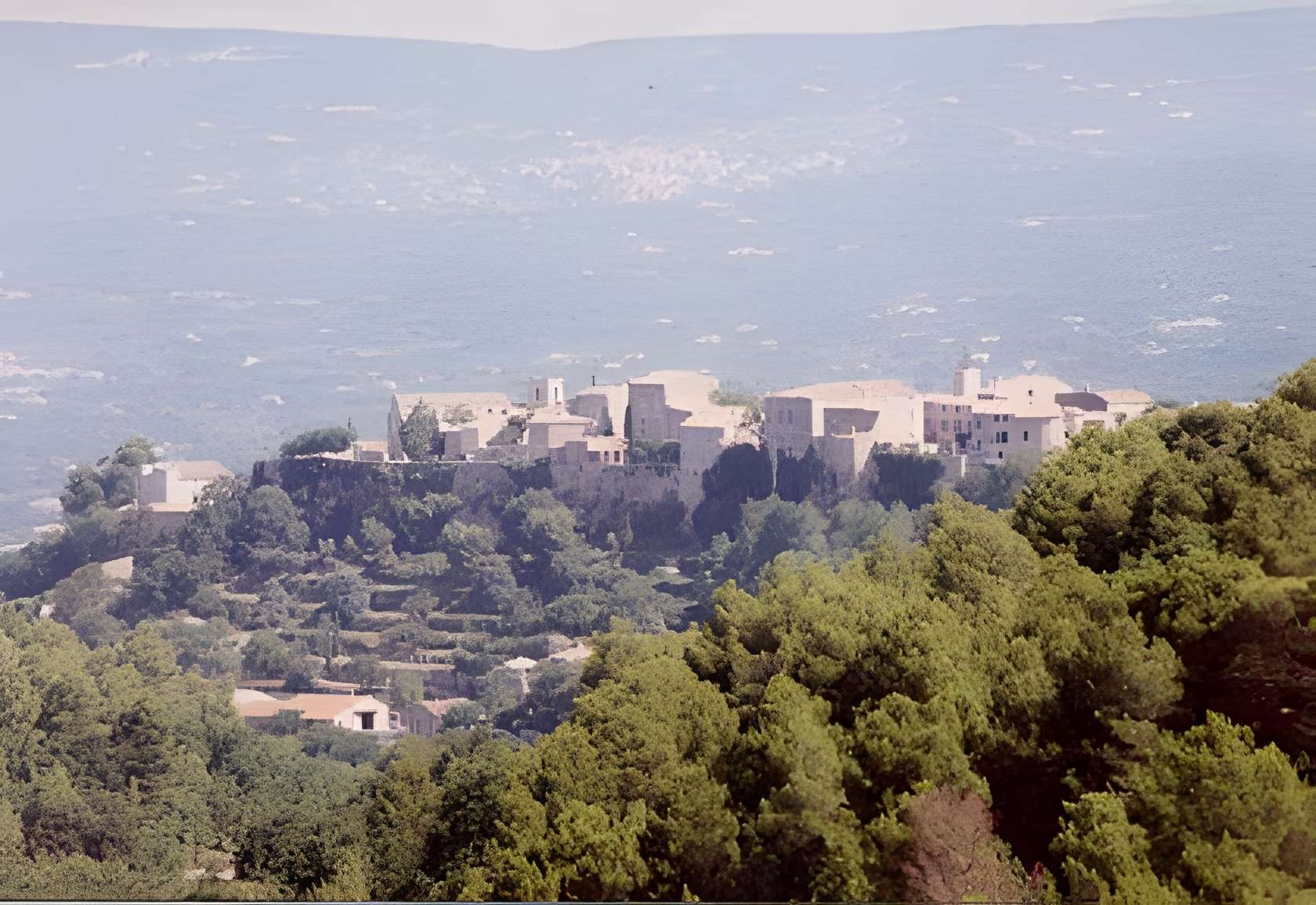 Ménerbes plus beau village du Vaucluse 