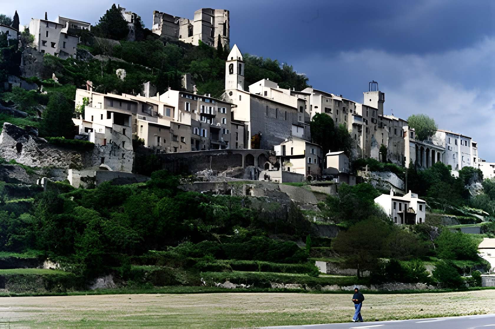 Montbrun-les-Bains plus beau village de la Drôme 