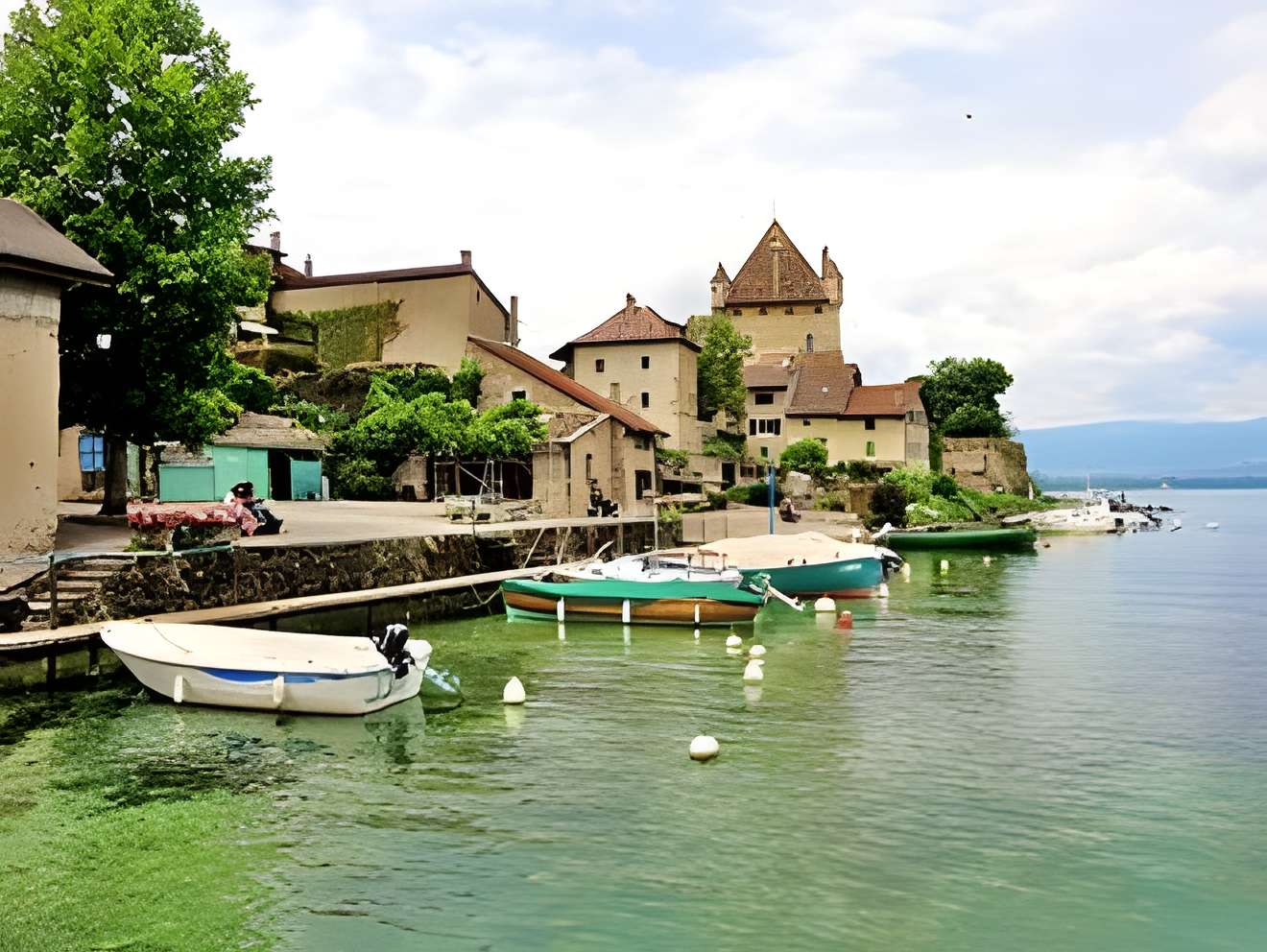 Yvoire plus beau village de Haute-Savoie 