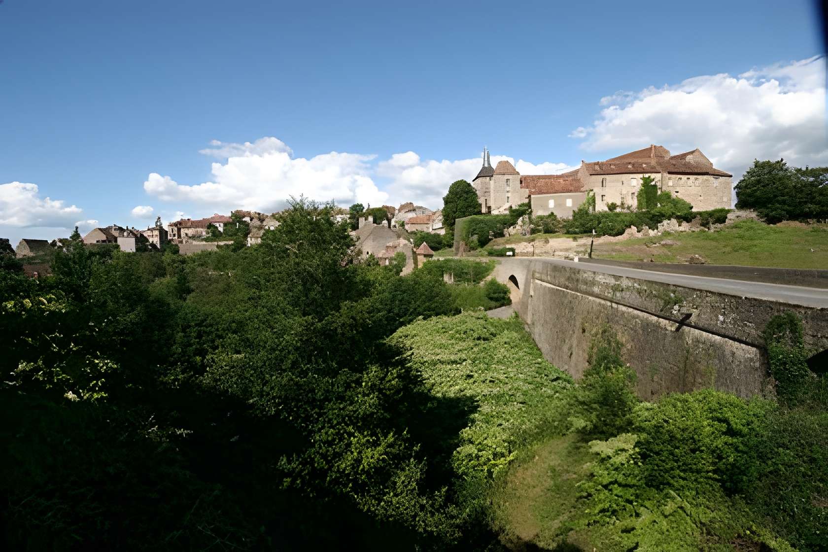 Saint-Benoît-du-Sault plus beau village de l'Indre 