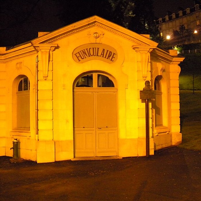 Photo de Pavillon des Arts et funiculaire