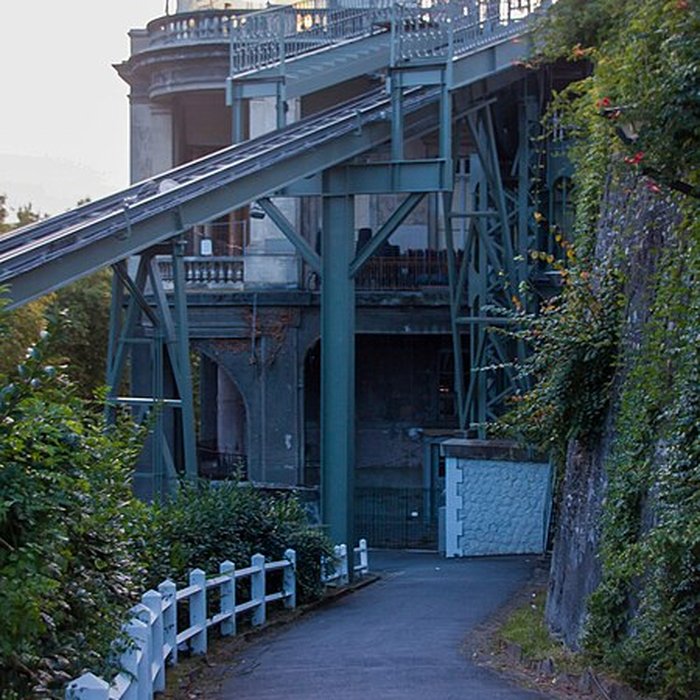 Photo de Pavillon des Arts et funiculaire