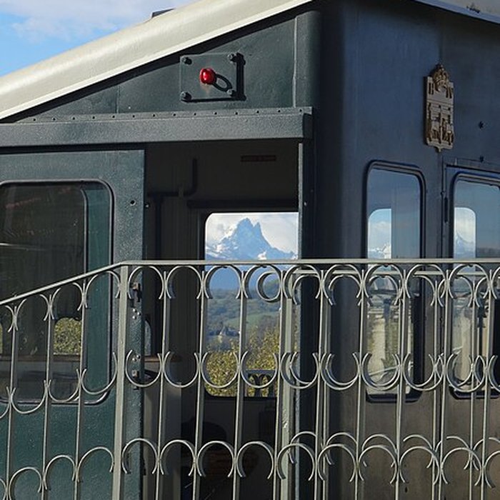 Photo de Pavillon des Arts et funiculaire