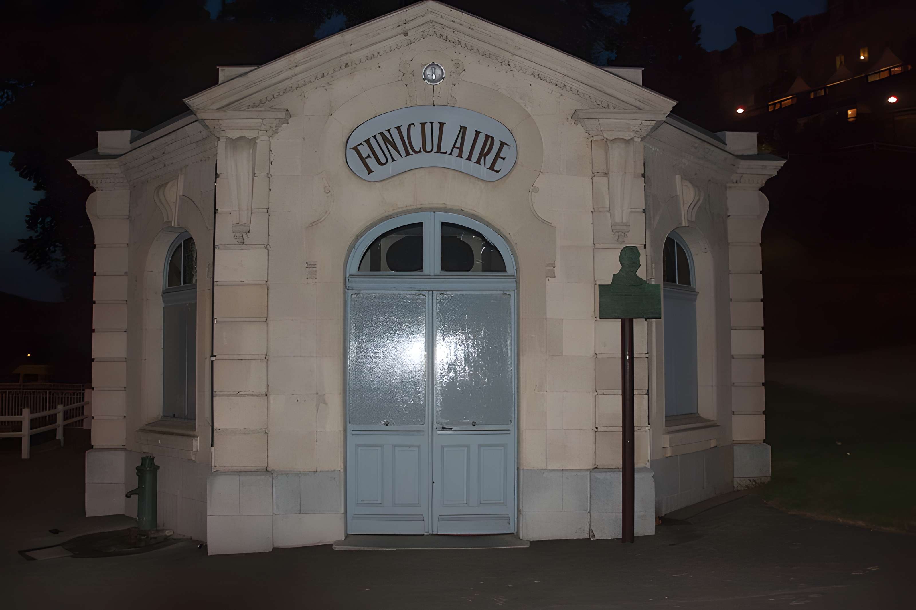 Pavillon des Arts et funiculaire