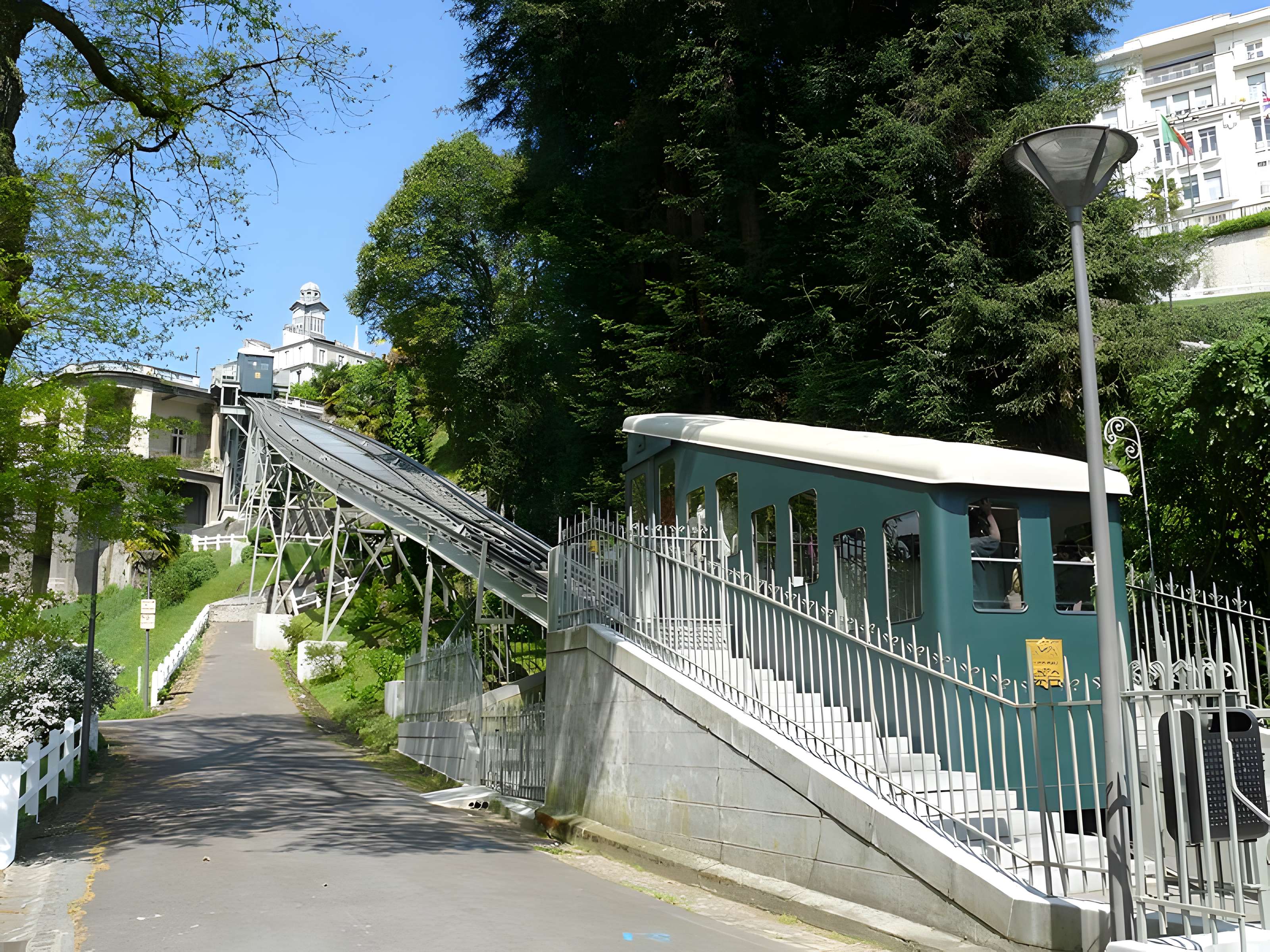 Pavillon des Arts et funiculaire