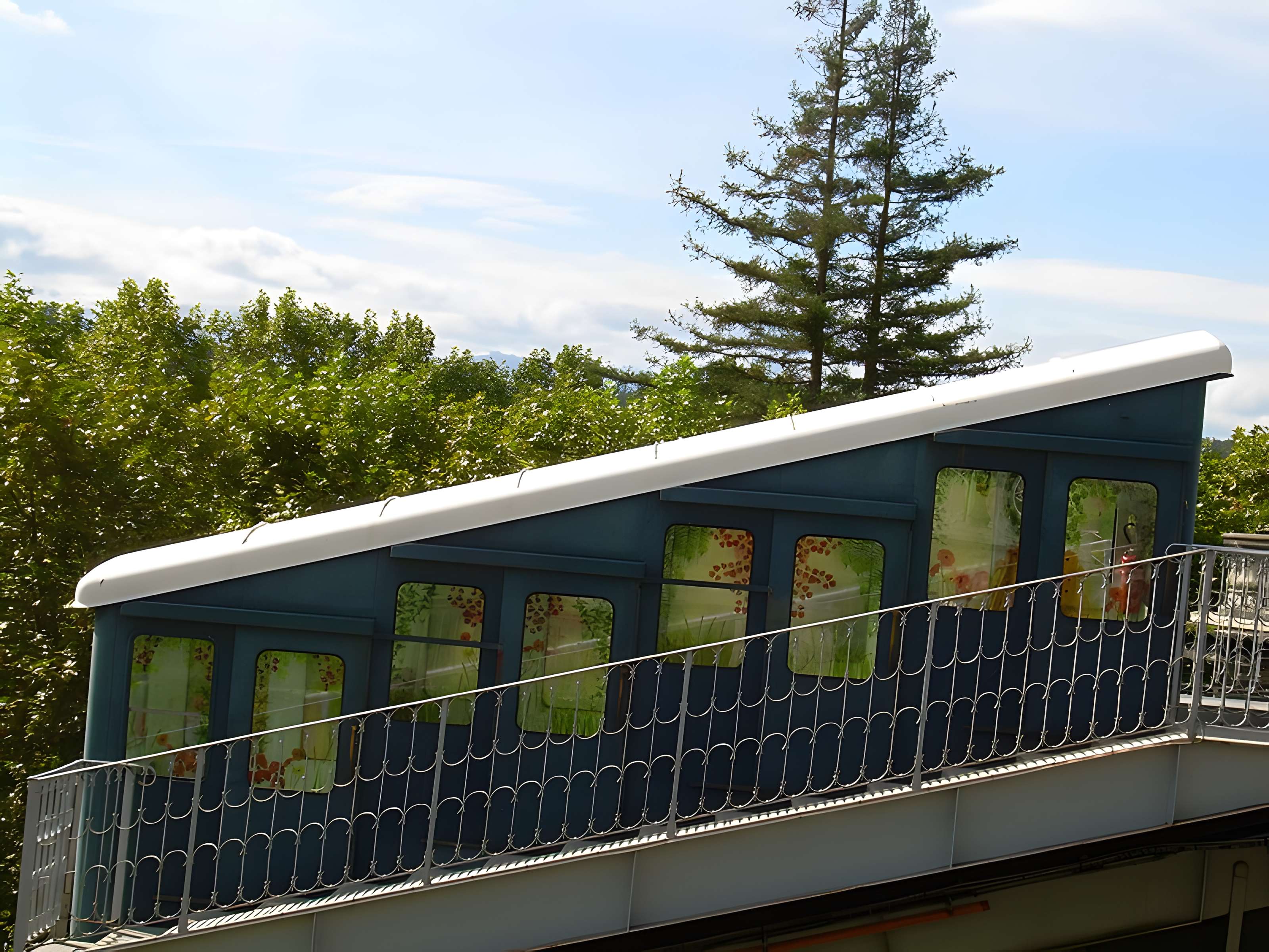 Pavillon des Arts et funiculaire