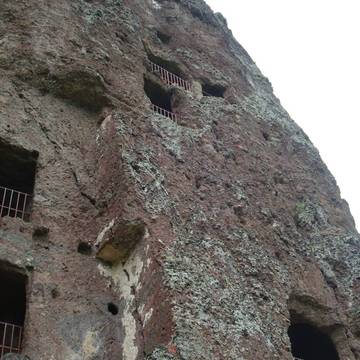 Site troglodytique de Jonas à Saint-Pierre-Colamine