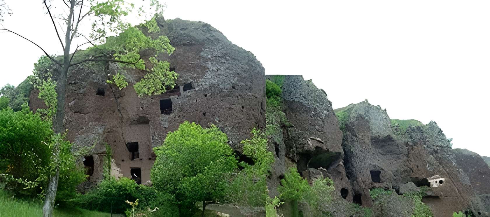 Site troglodytique de Jonas à Saint-Pierre-Colamine 