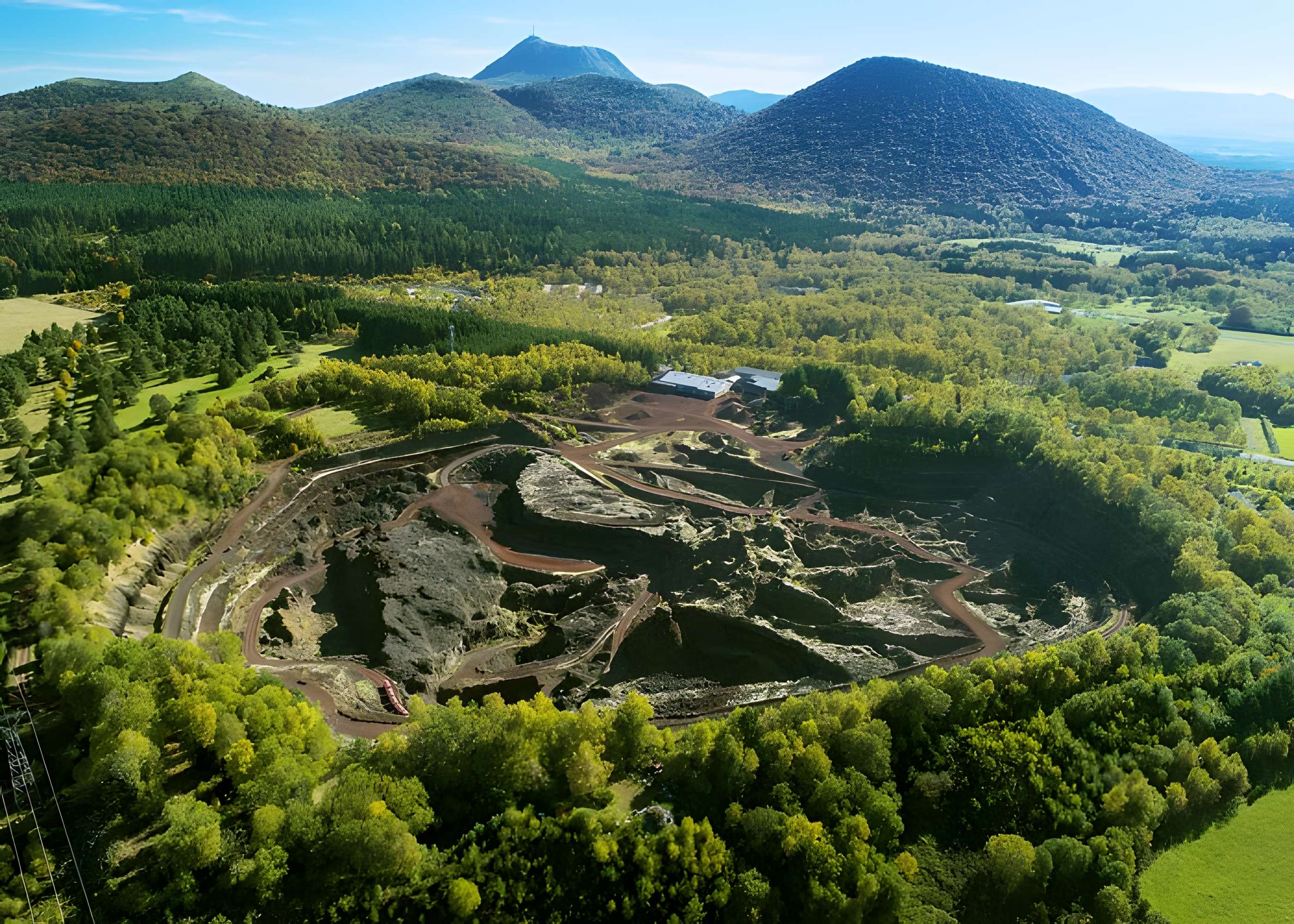 Volcan de Lemptégy à St-Ours-les-Roches 