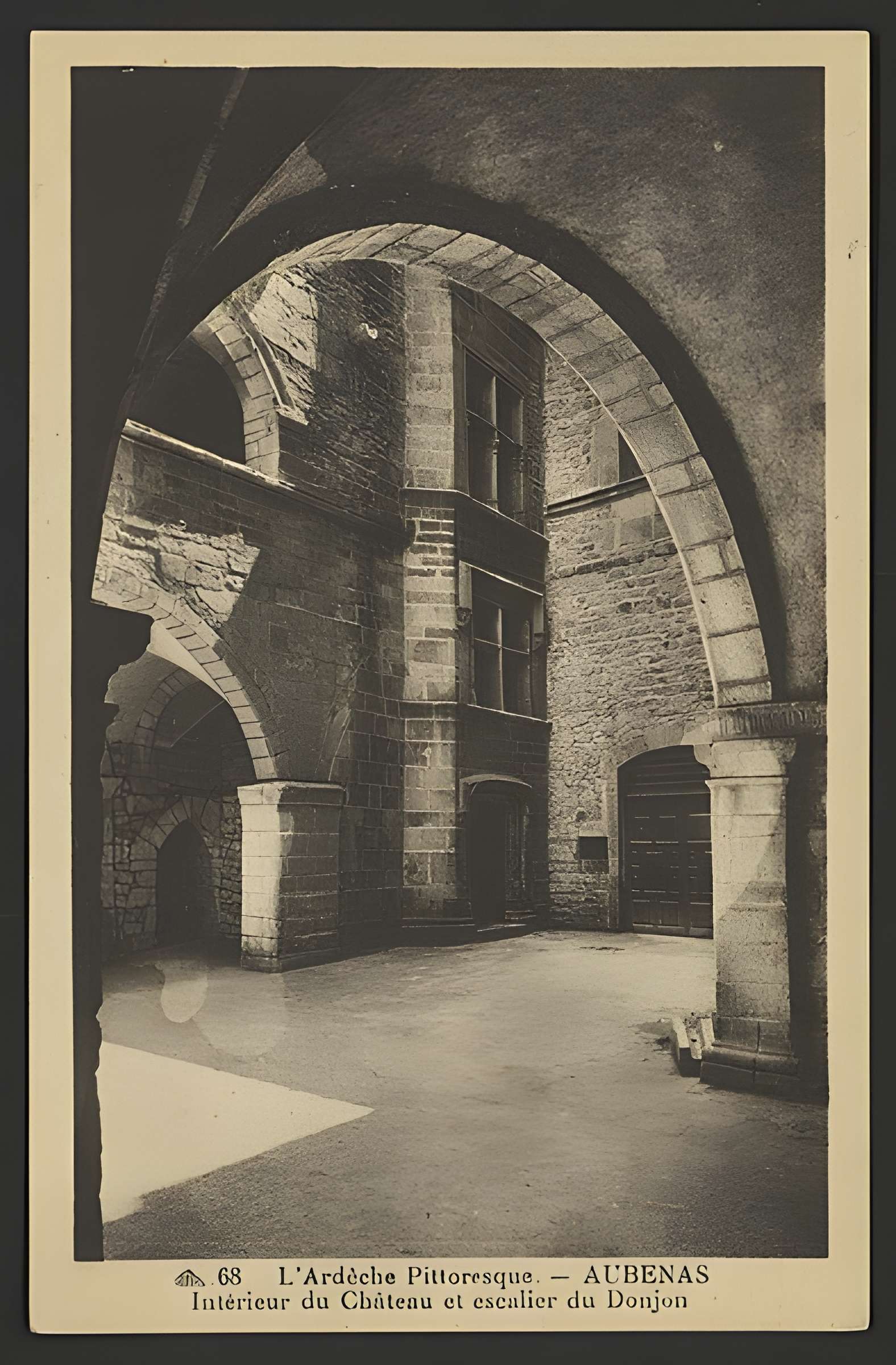 Château de Montlaur à Aubenas