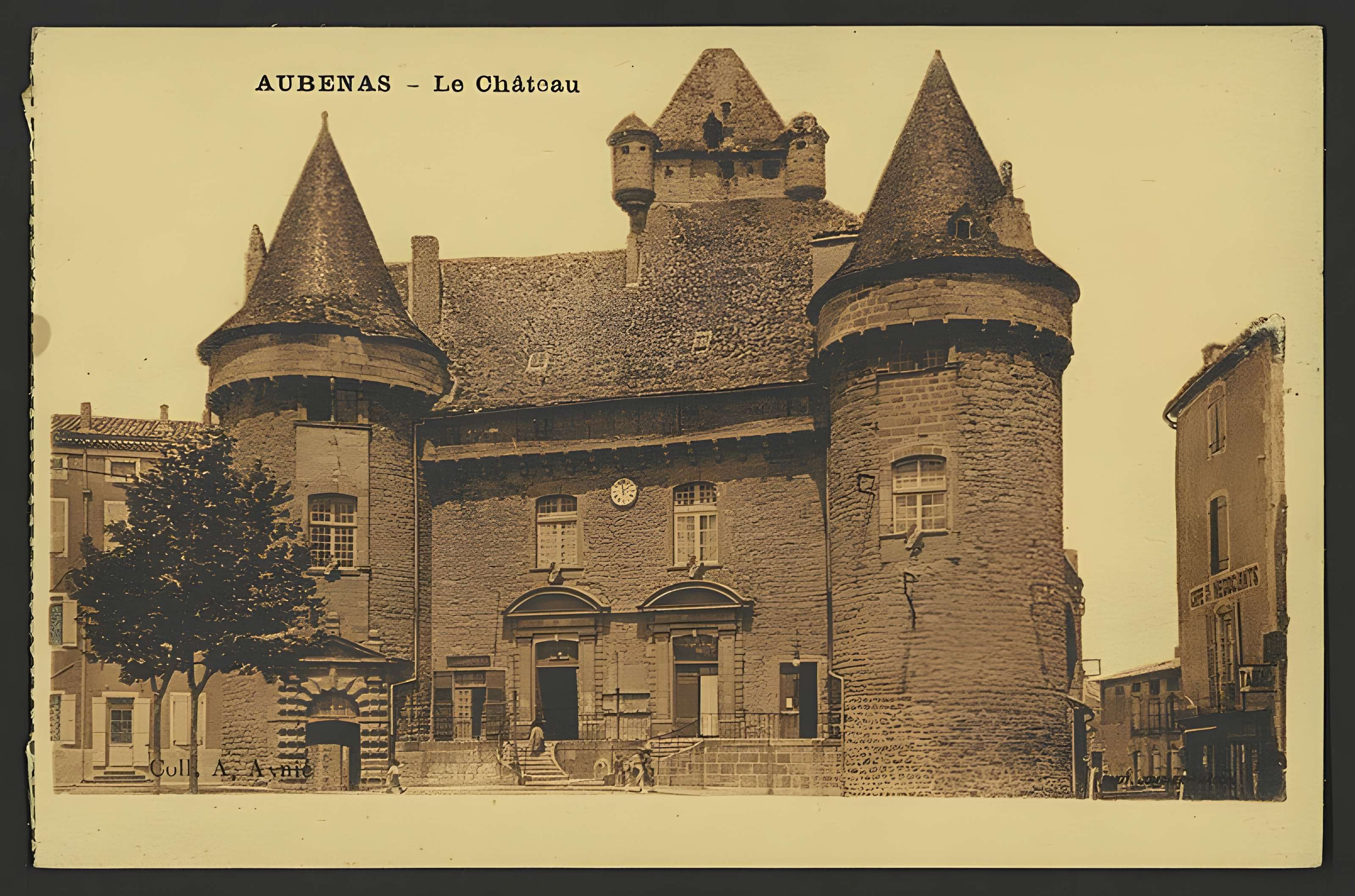 Château de Montlaur à Aubenas