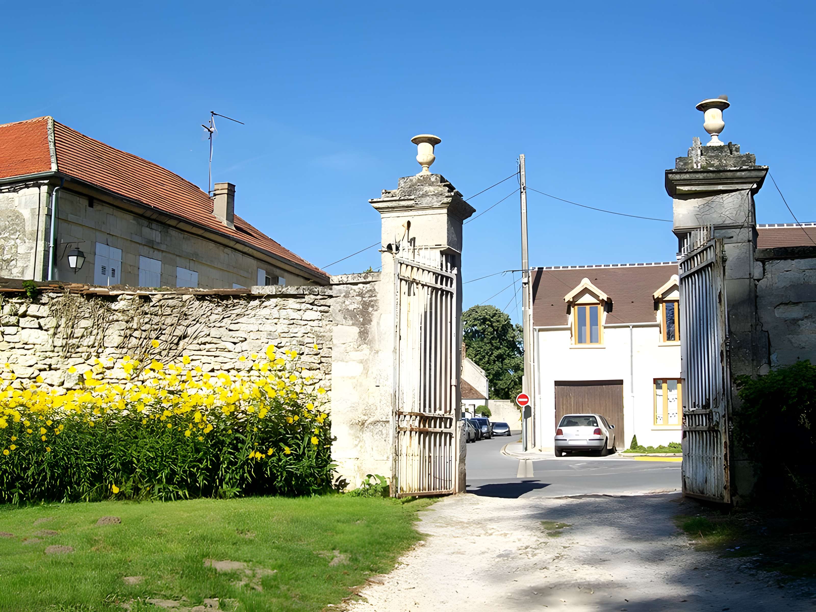 Château de Mont-l'Évêque