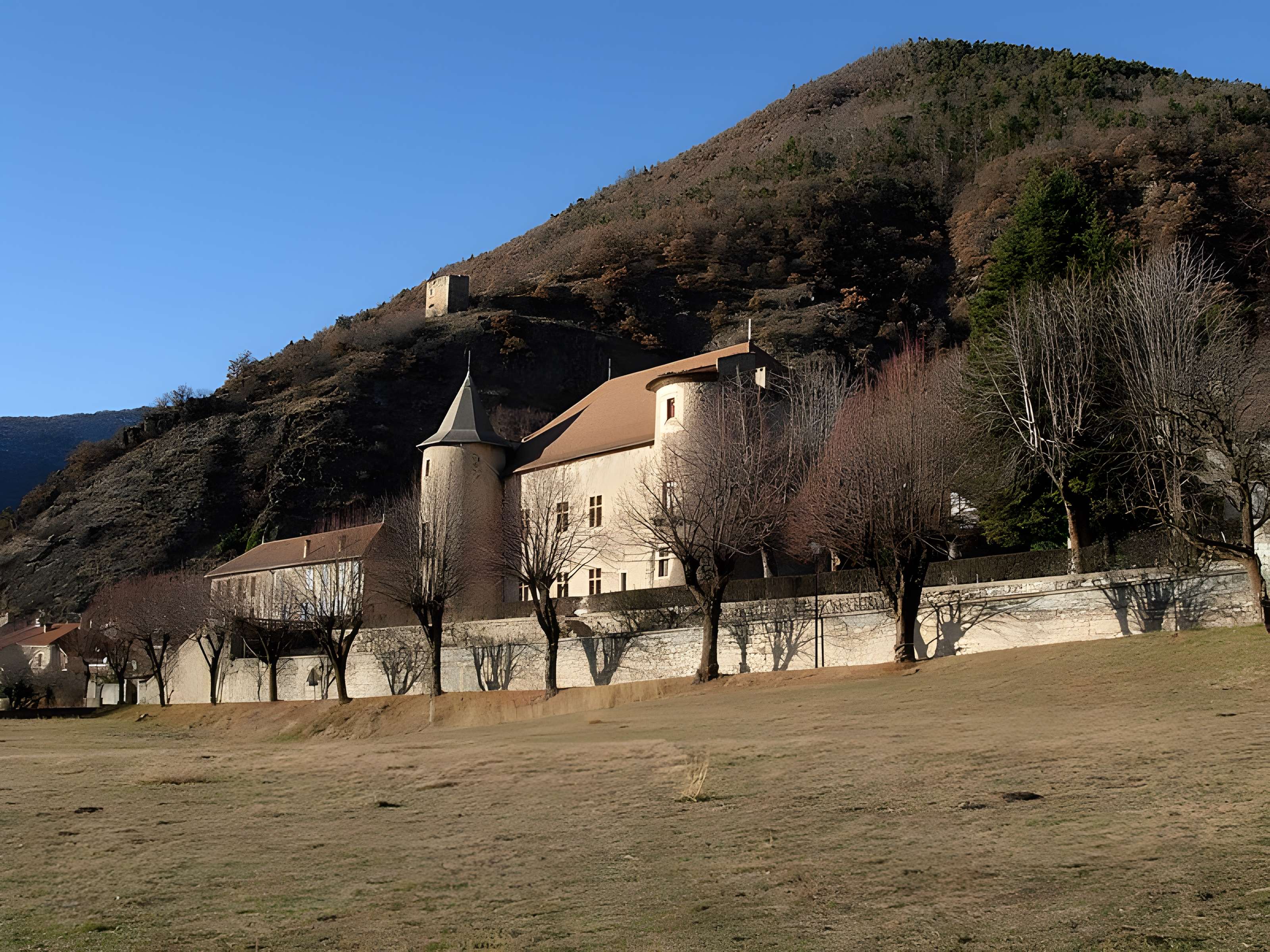 Château de Montmaur dans les Hautes-Alpes