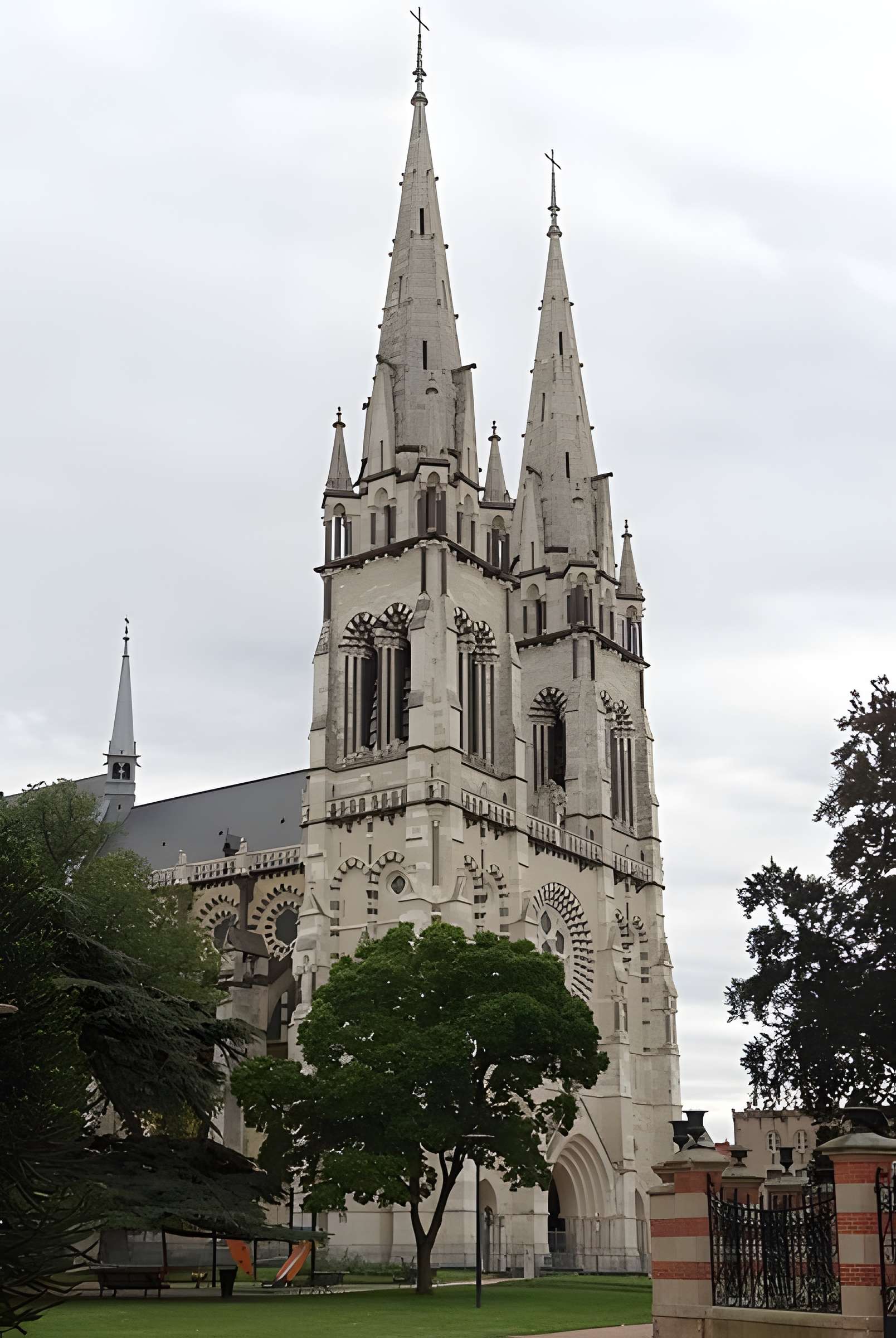 Cathédrale Notre-Dame-de-l'Annonciation de Moulins