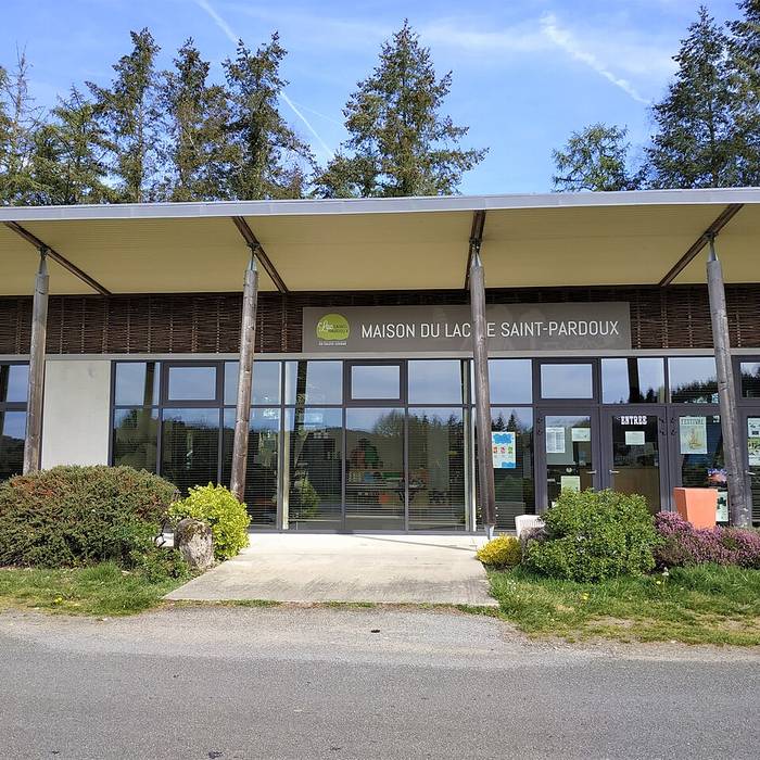 Photo de Maison du Lac de Saint-Pardoux