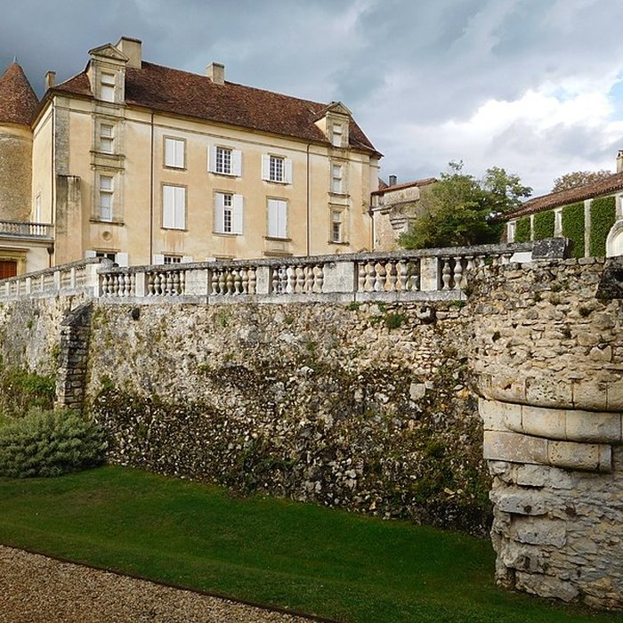 Photo de Château de Montréal à Issac