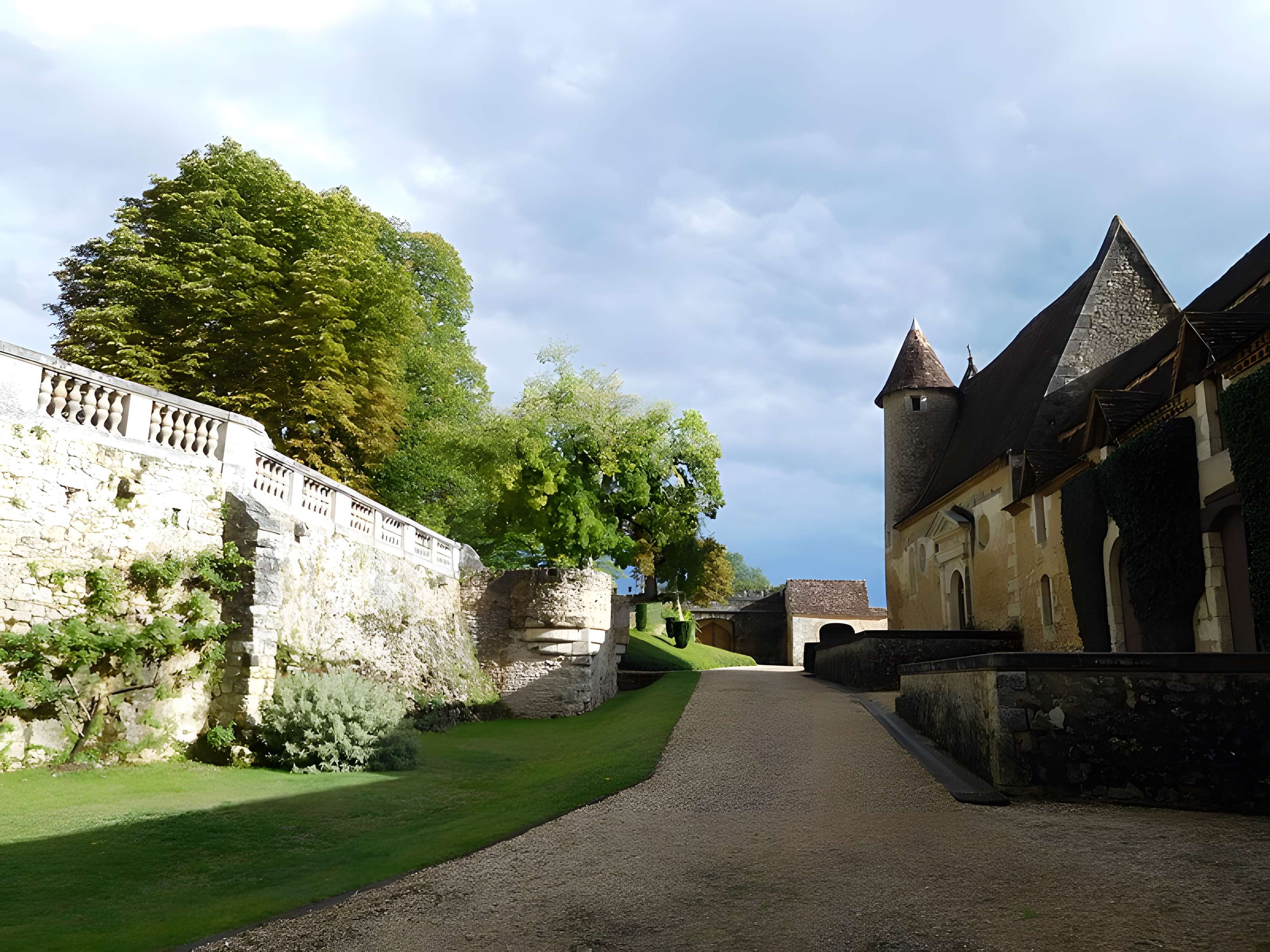 Château de Montréal à Issac