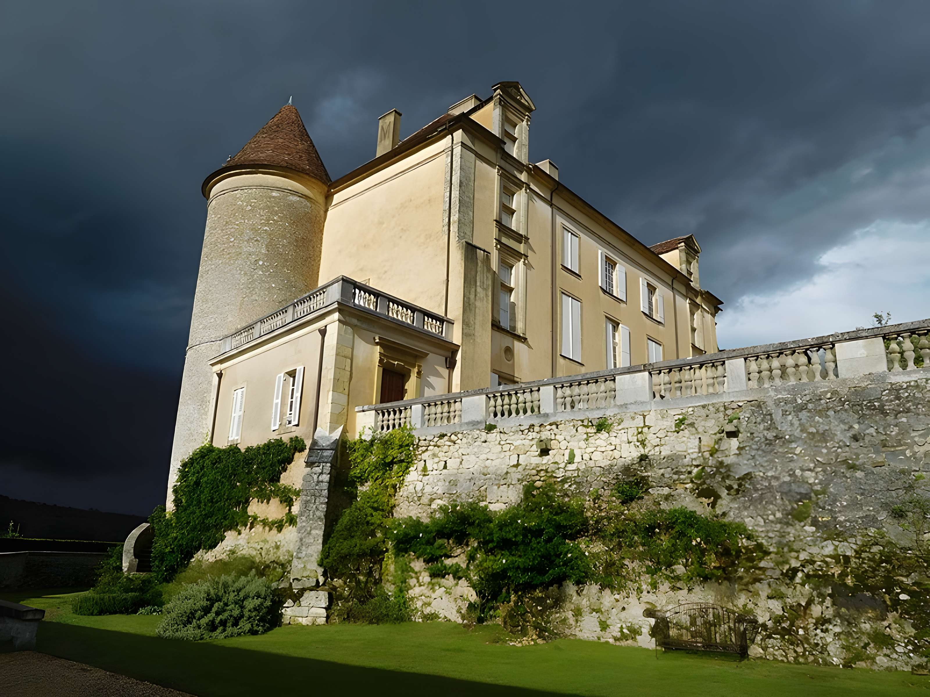 Château de Montréal à Issac