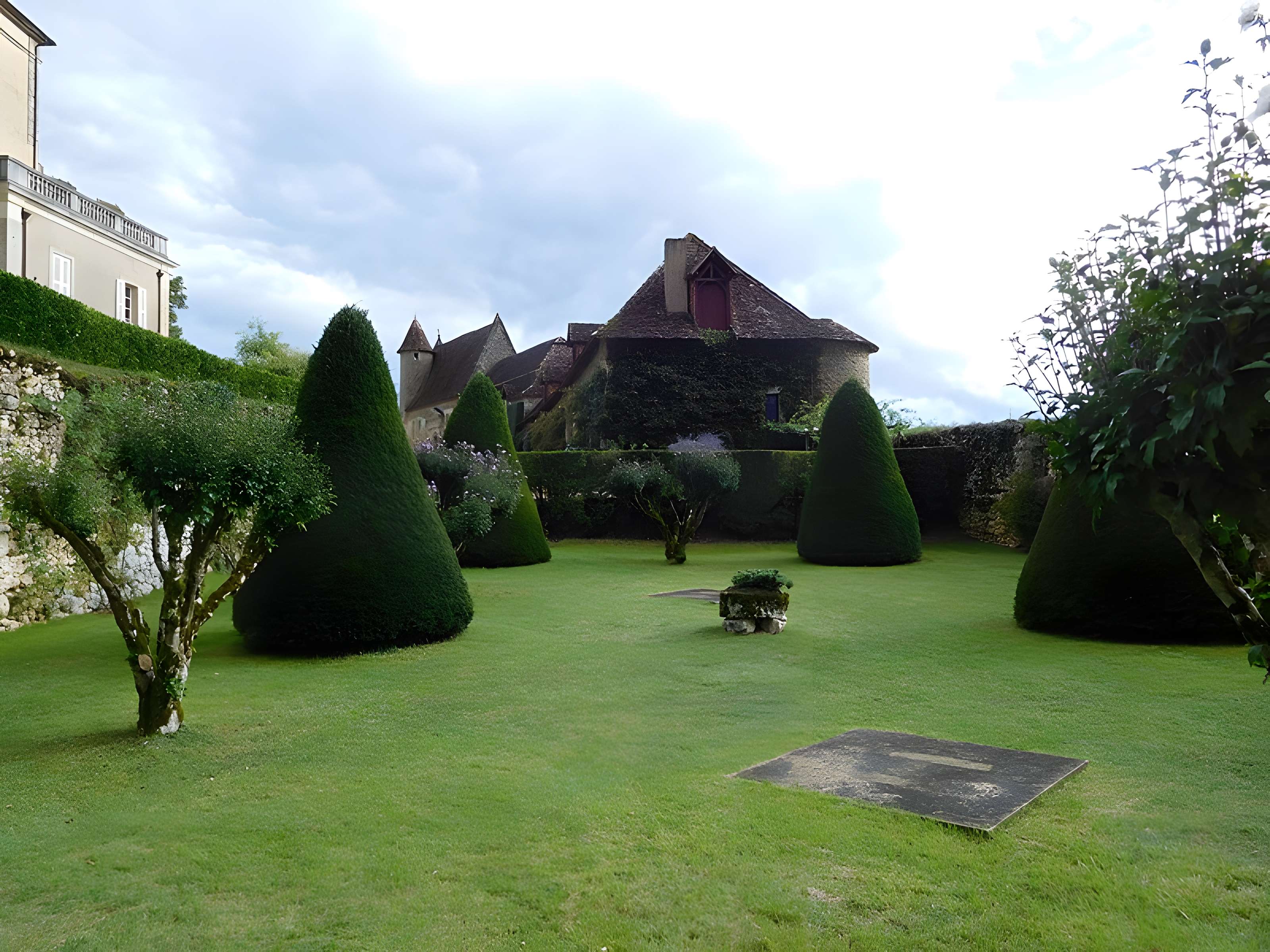 Château de Montréal à Issac