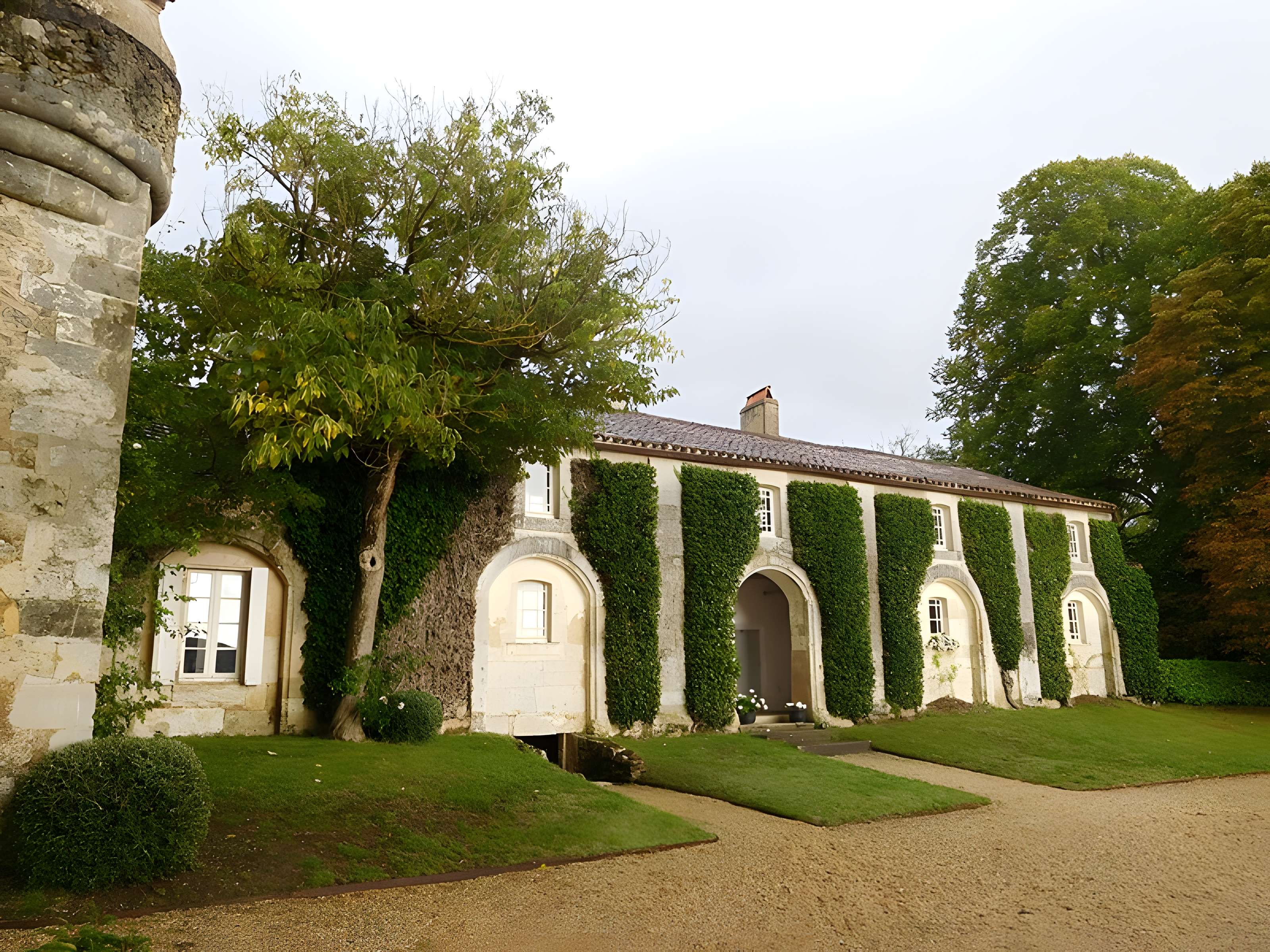 Château de Montréal à Issac