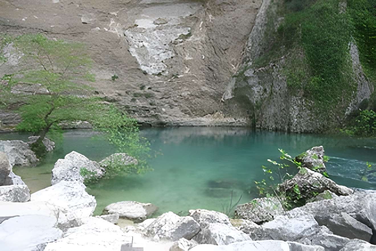 Gouffre de Fontaine-de-Vaucluse 