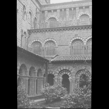 Cathédrale Notre-Dame-de-lAnnonciation du Puy En Velay 
