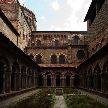 Cathédrale Notre-Dame-de-lAnnonciation du Puy En Velay 