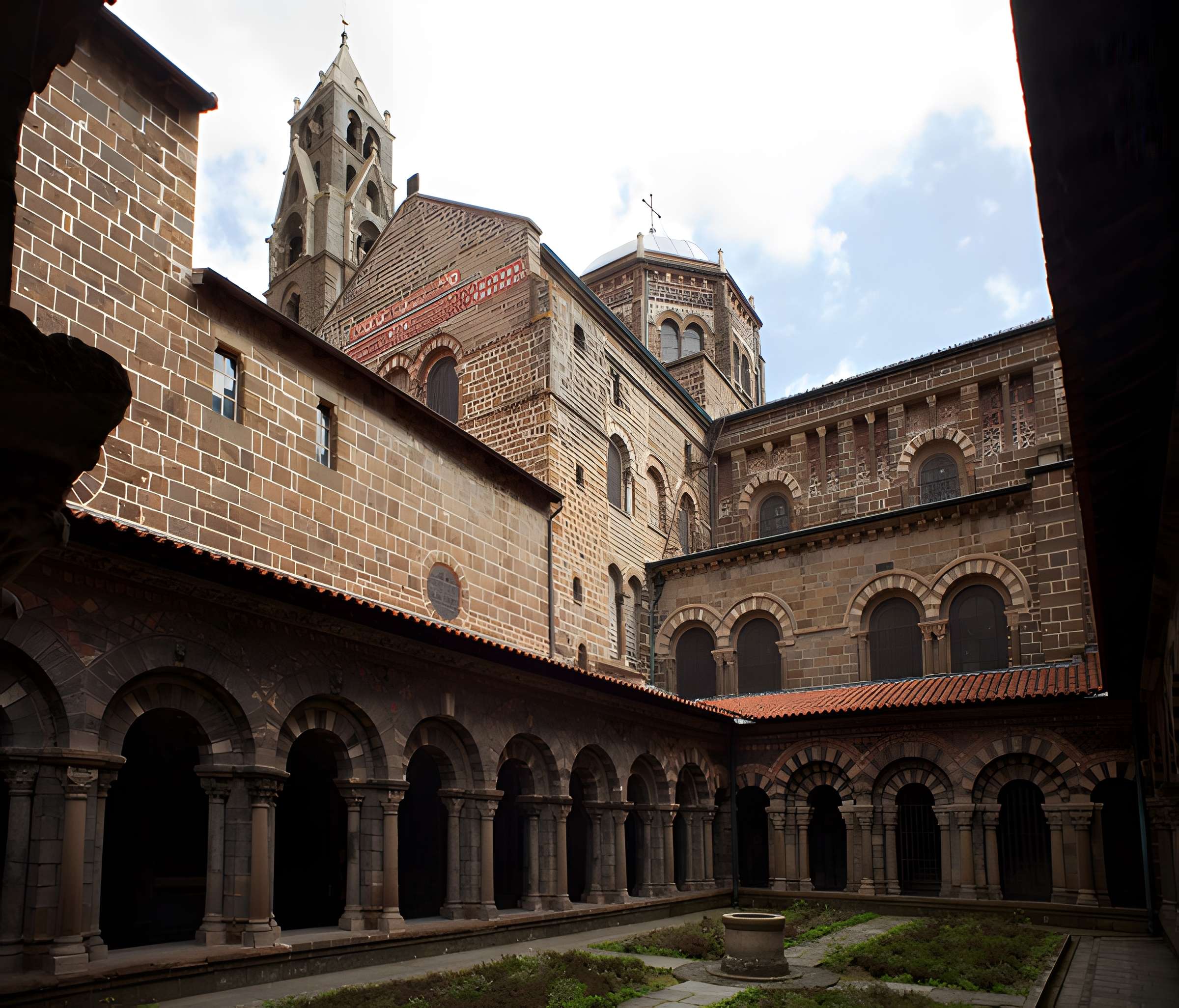 Cathédrale Notre-Dame-de-l'Annonciation du Puy En Velay 
