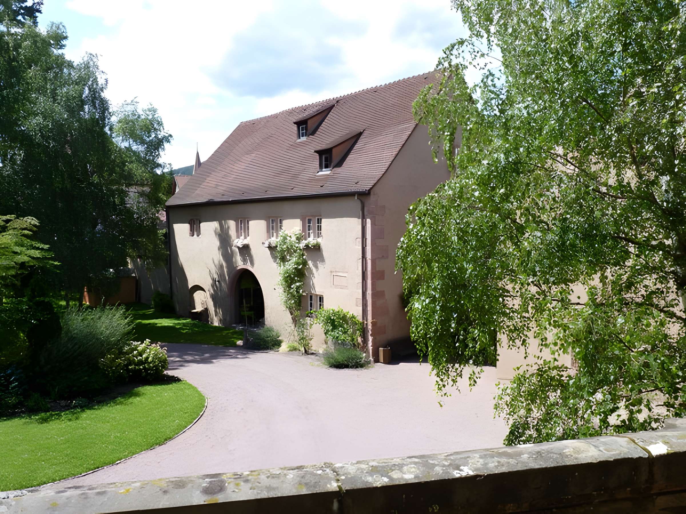 Musée du vignoble et des vins d'Alsace à Kientzheim extérieur du musée