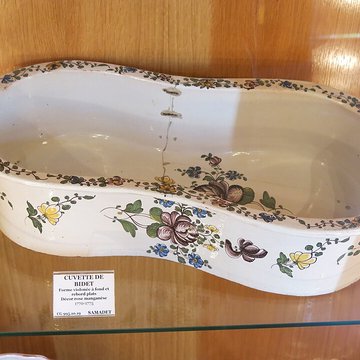 Musée départemental de la faïence et des arts de la table à Samadet