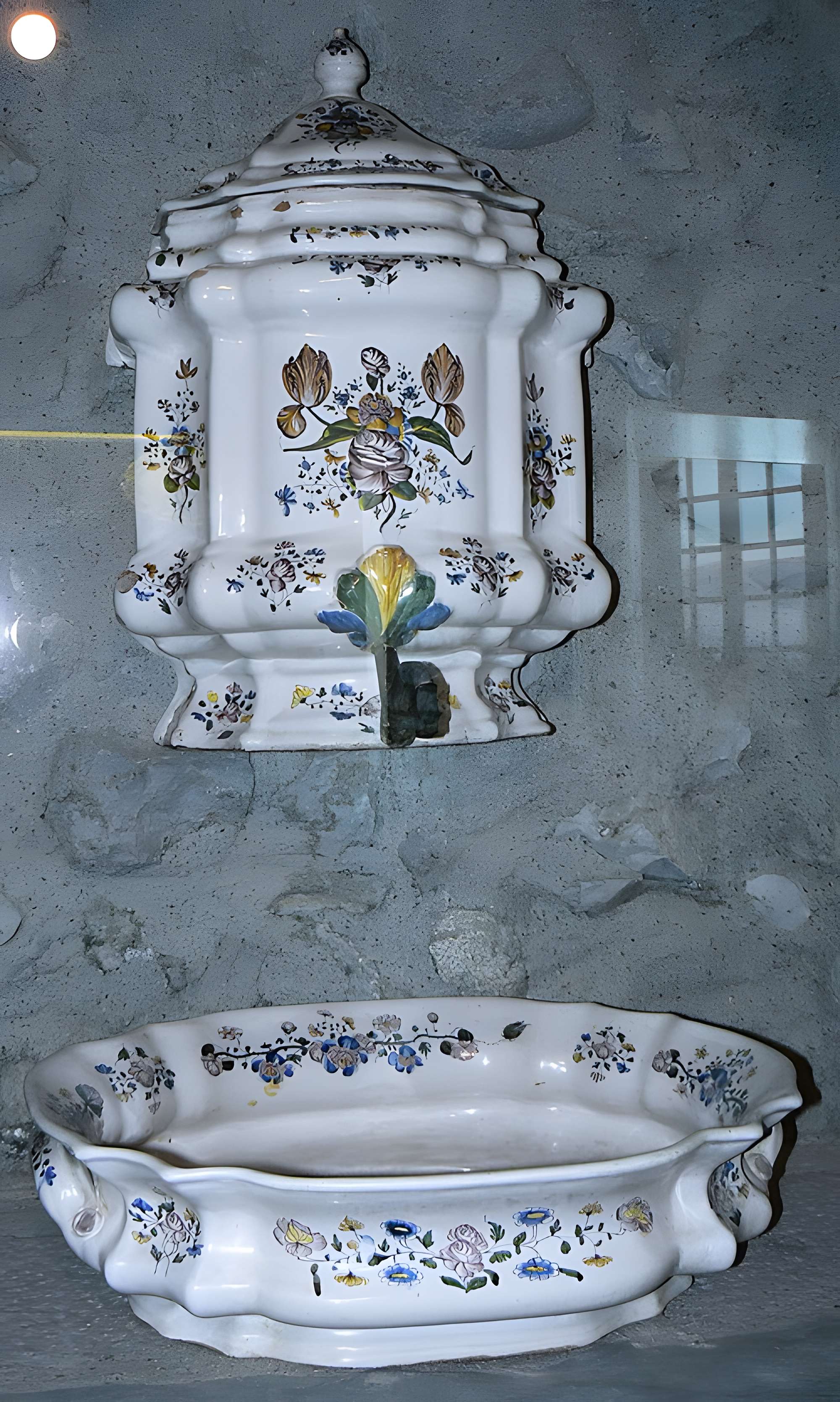 Musée départemental de la faïence et des arts de la table à Samadet