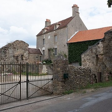 Château de Pierre-Perthuis