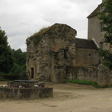 Château de Pierre-Perthuis