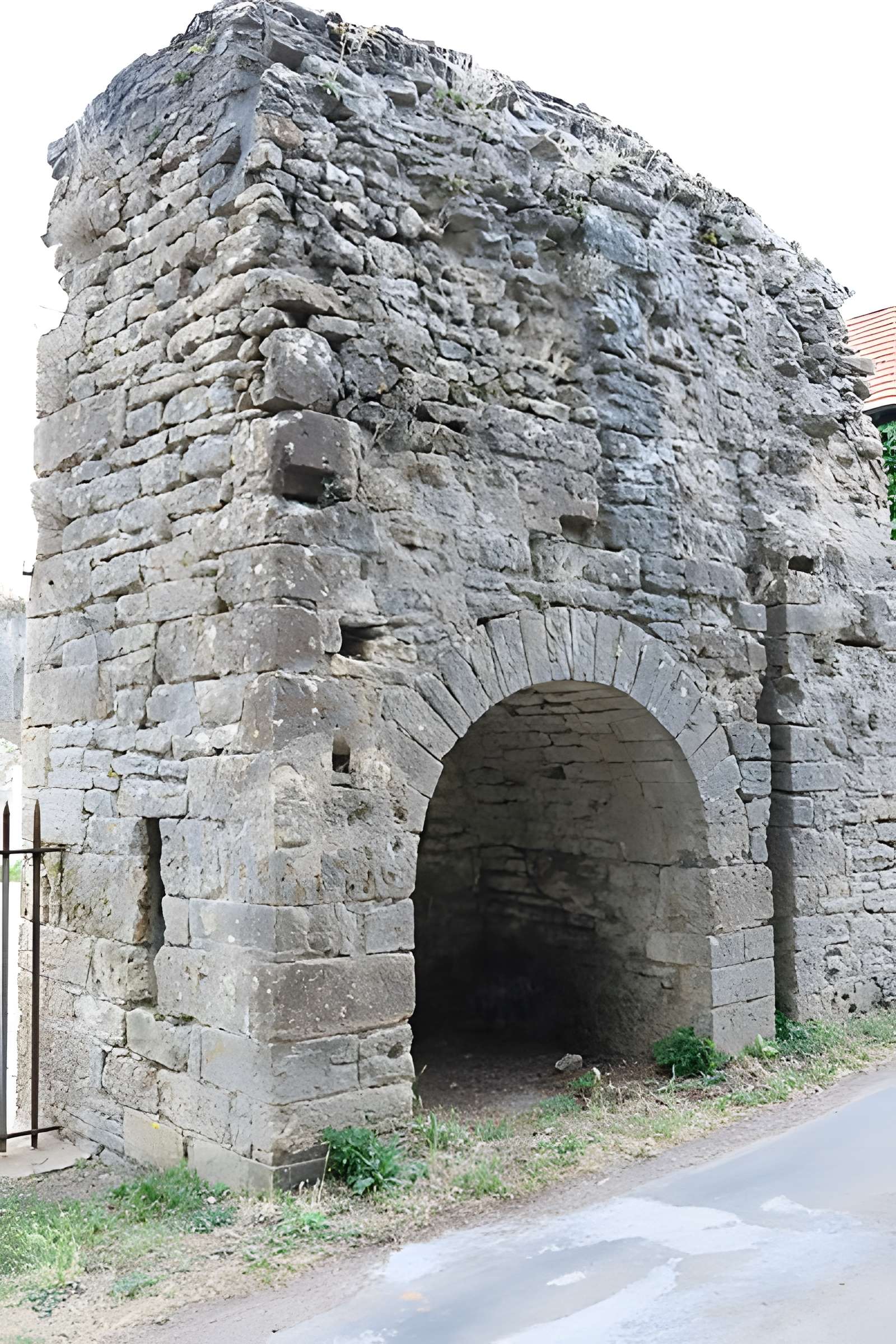 Château de Pierre-Perthuis