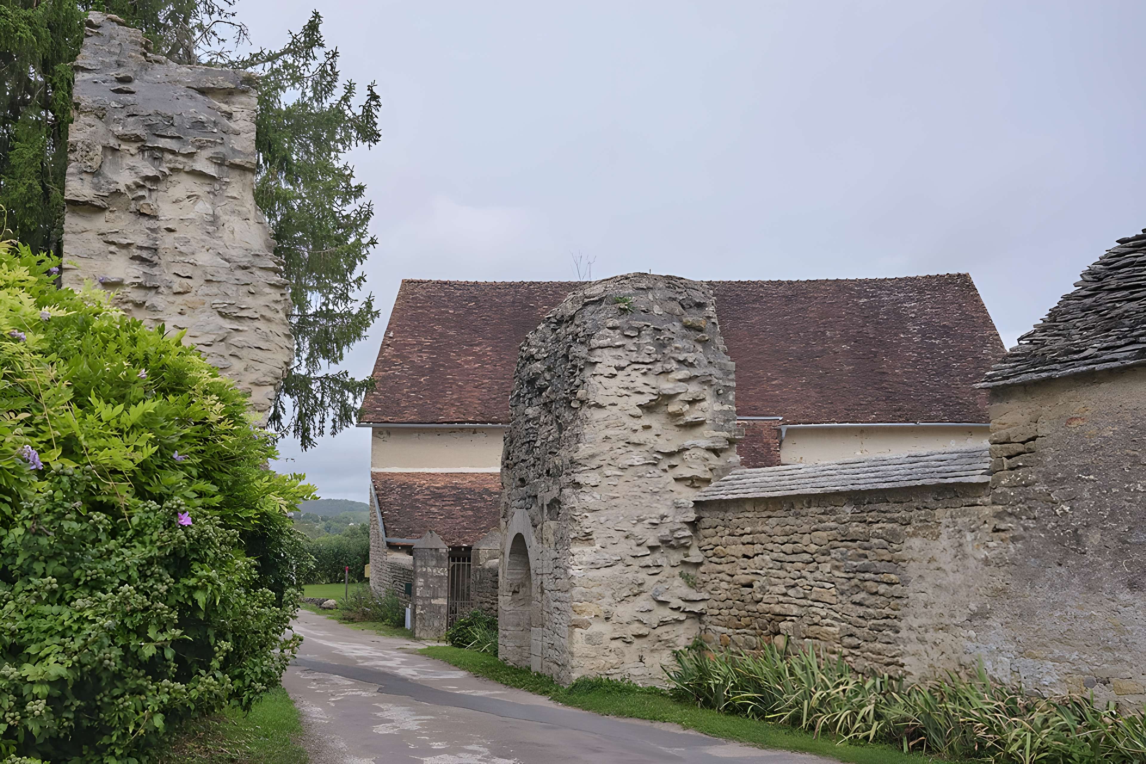 Château de Pierre-Perthuis