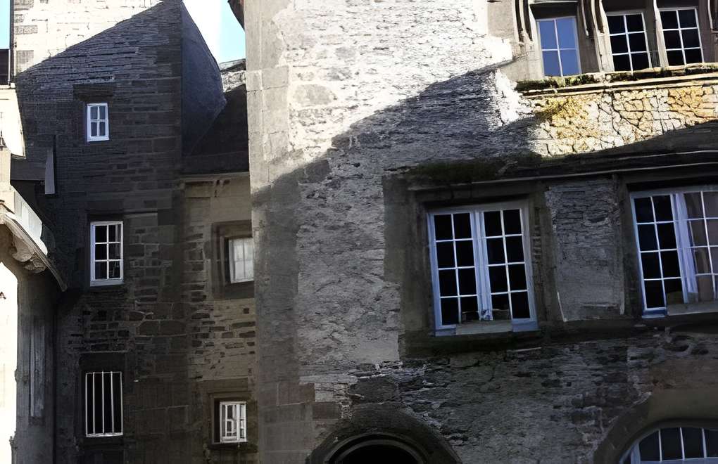 Musée Maison Templiers à Salers extérieur du musée