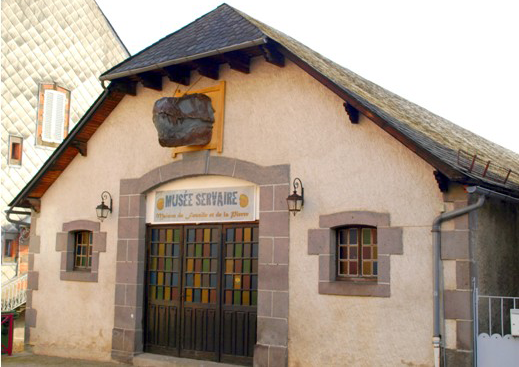 Musée Servaire Musée de la Préhistoire et Espace Albert-Monier à Condat 