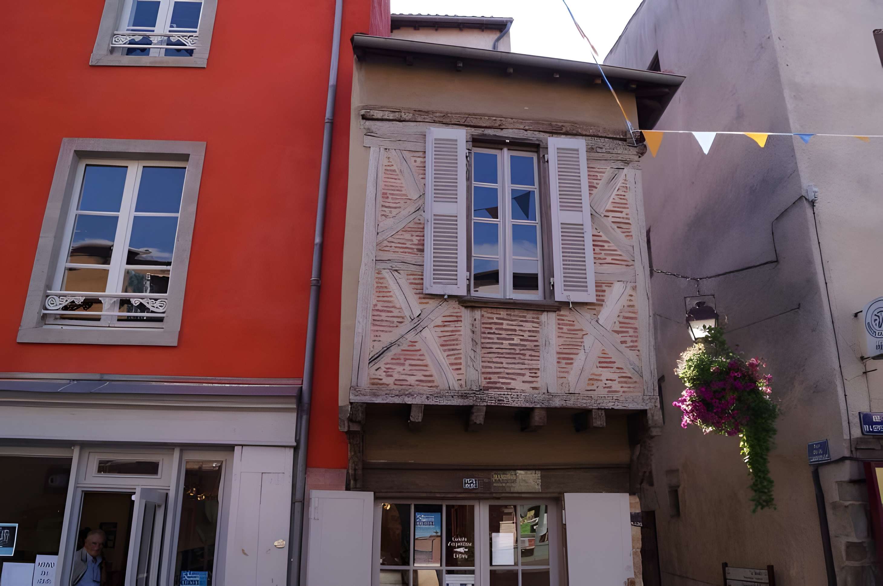 Maison de Mandrin à Brioude extérieur