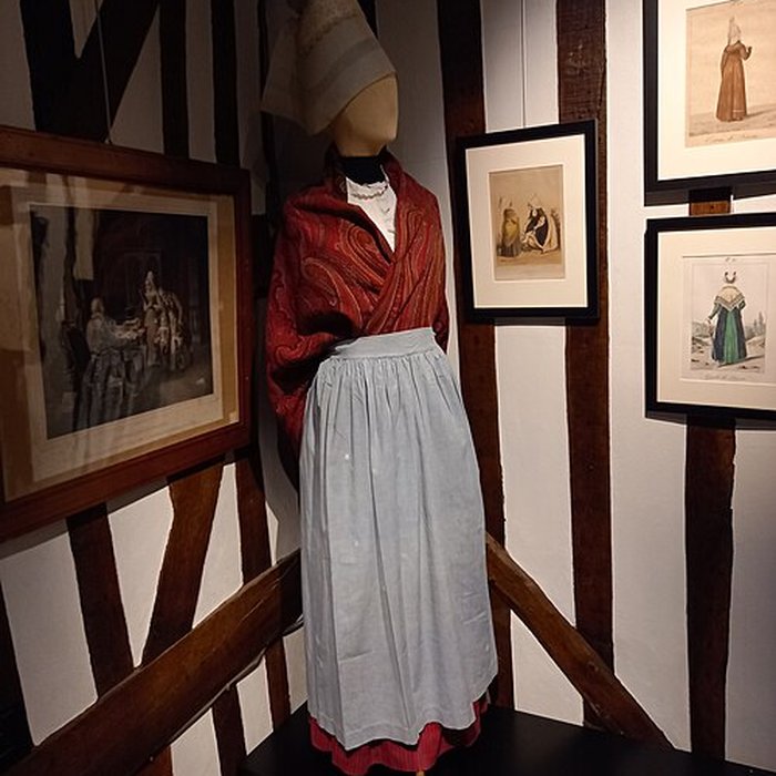 Photo de Musée dart et dhistoire de Lisieux